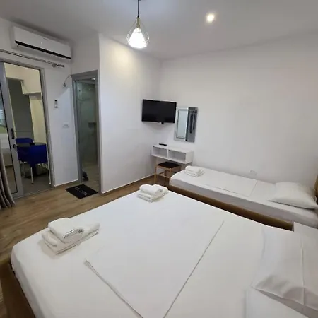 Jimmy's Pensionat 3*