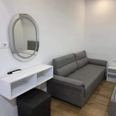 Jimmy's Πανσιόν 3*