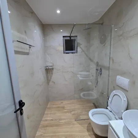 Jimmy's Πανσιόν 3*